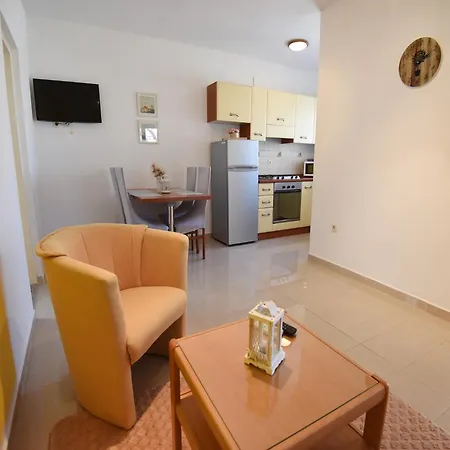 Apartment In Near The Sea *