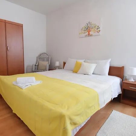Waterfront In With Sun Shower Apartment Maslenica
