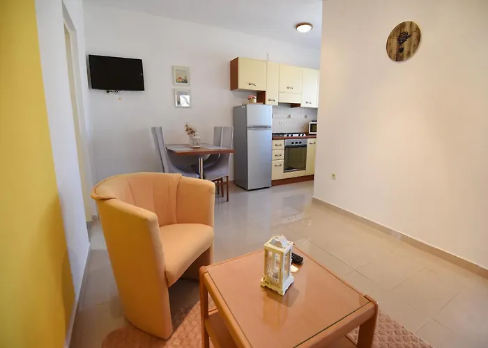 Apartment In Near The Sea *