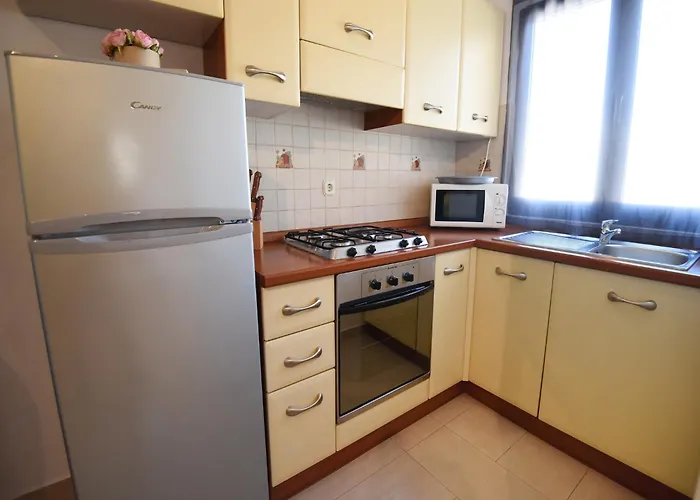 In Near The Sea Apartman