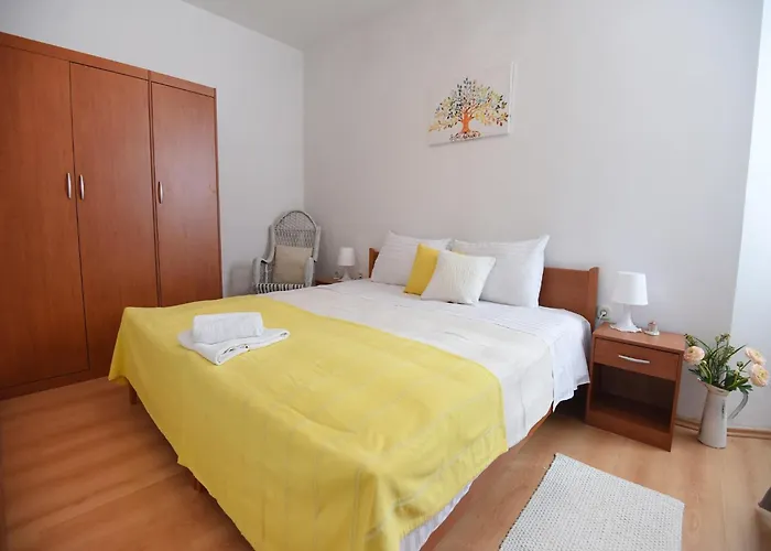 In Near The Sea Apartman Maslenica